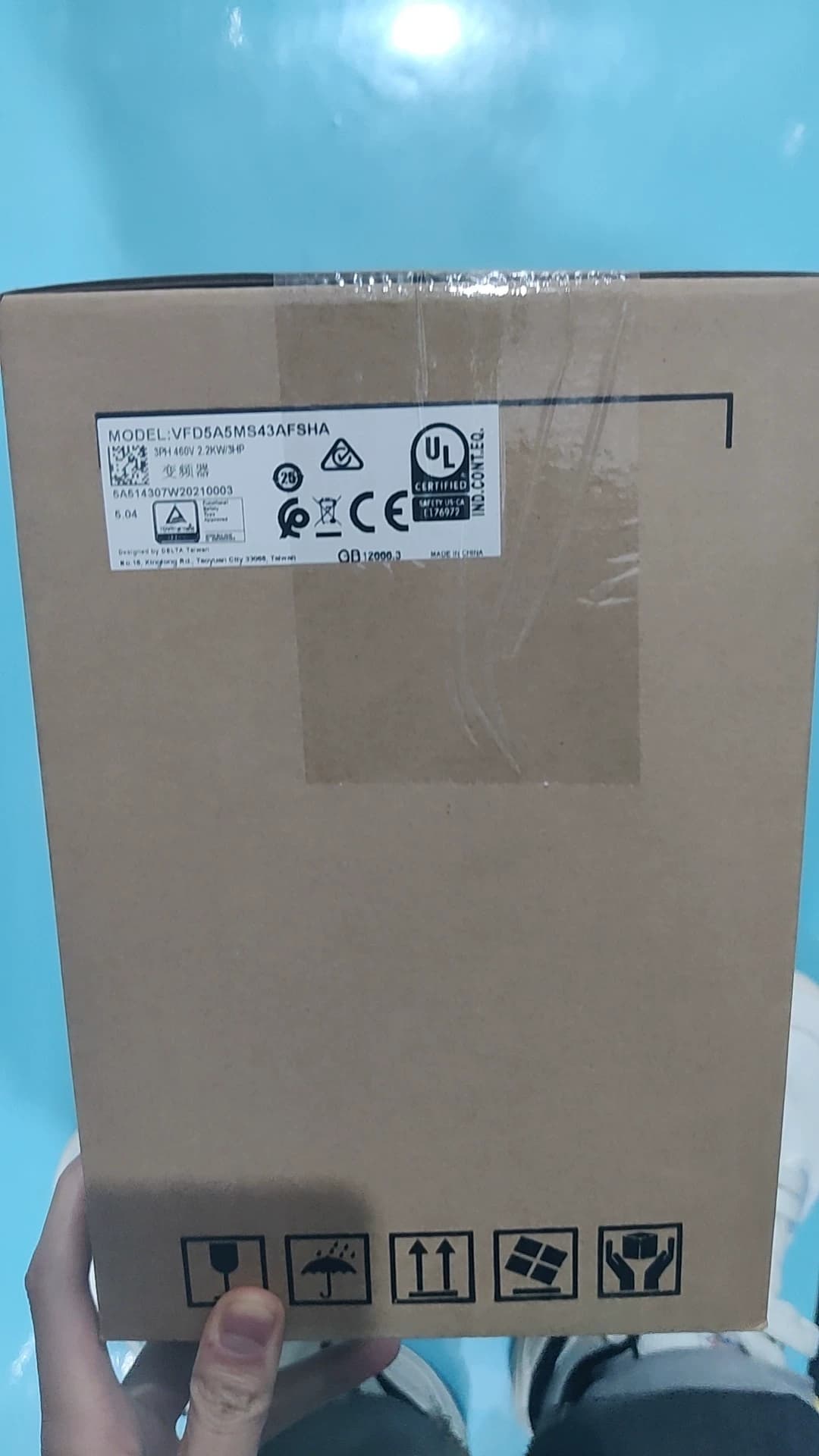 100% täiesti uus originaal ja originaal Delta 380V 2,2KW VFD5A5MS43ANSAA Sagedusmuundurid Ajami servomootor