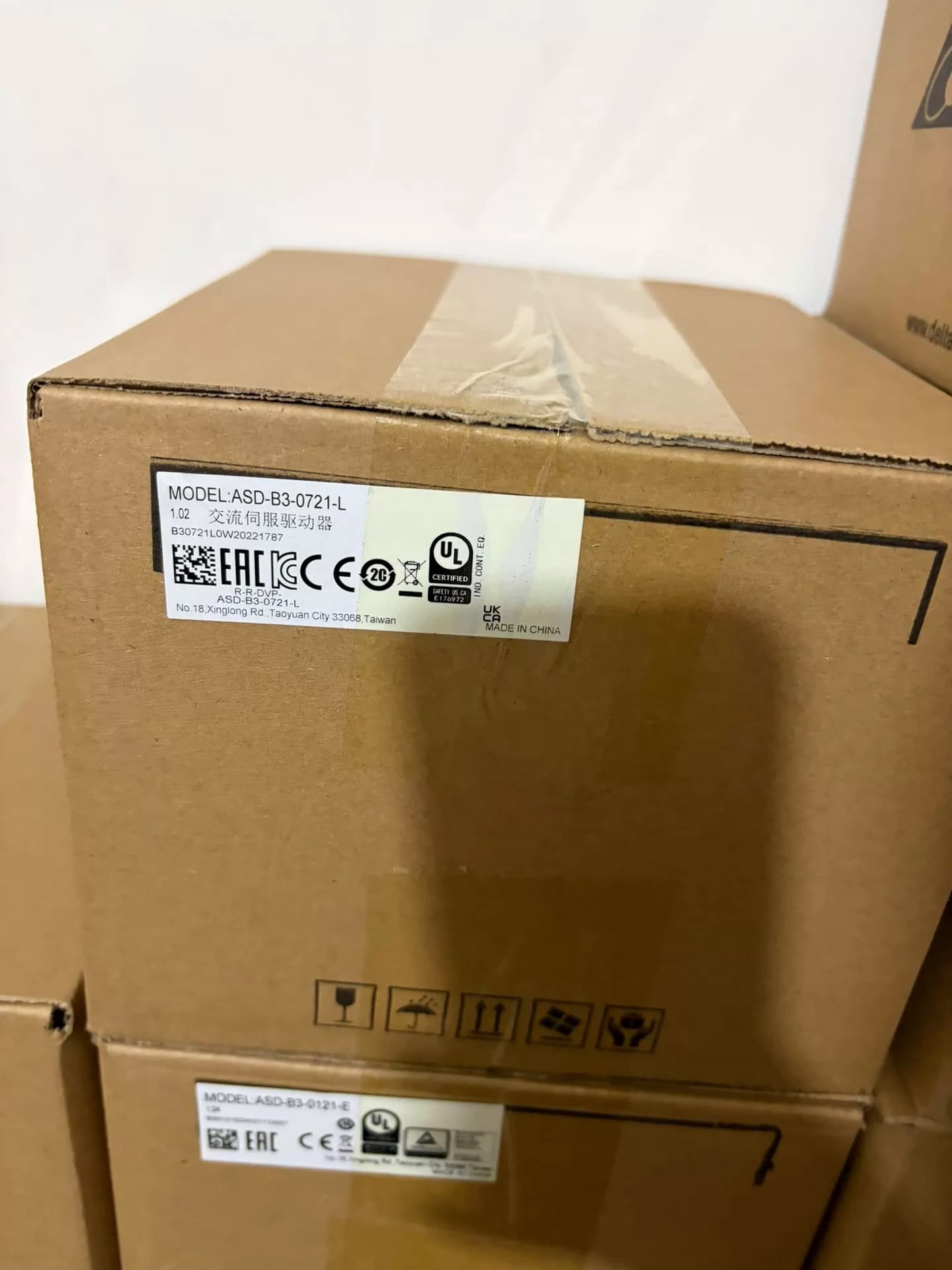 100% uhiuus originaal ja originaal Delta ASD-B3-0721-L/750W sagedusmuundurid Ajami servomootor
