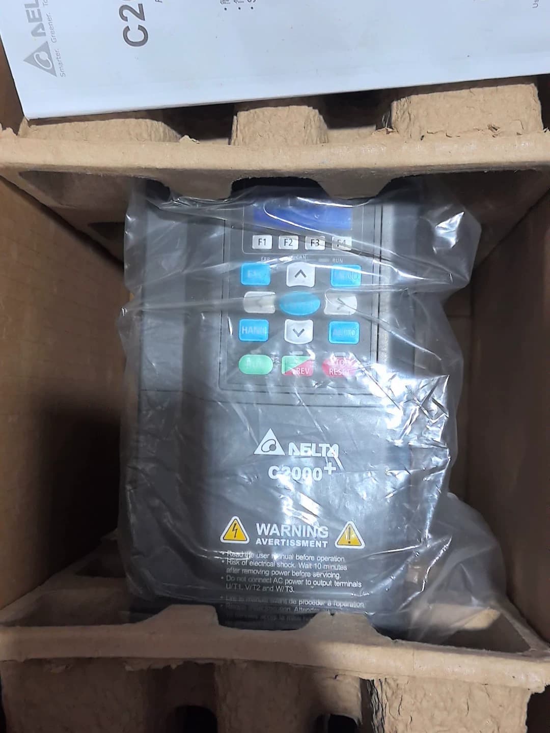 100% uhiuus originaal ja originaal Delta VFD022C43A-21 Sagedusmuundurid Ajami servomootor