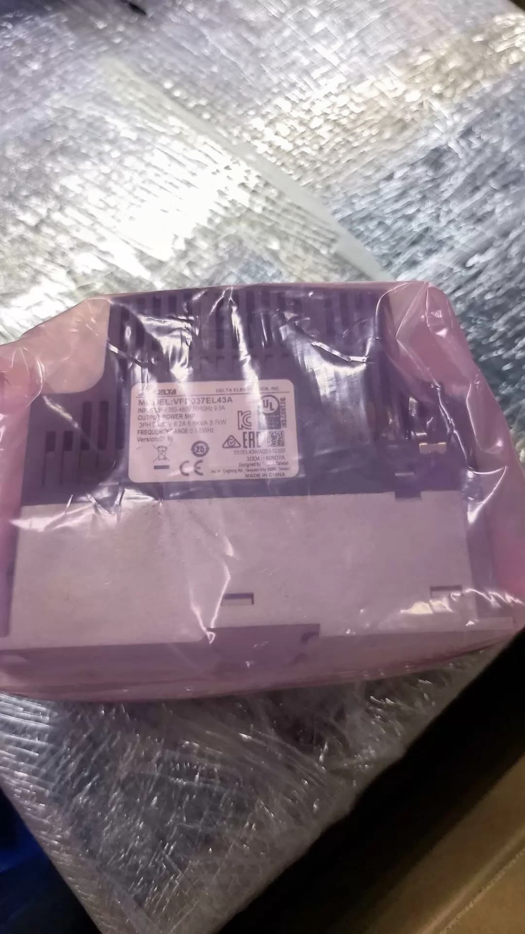 100% täiesti uus originaal ja originaal Delta VFD037EL43A Sagedusmuundurid Ajami servomootor