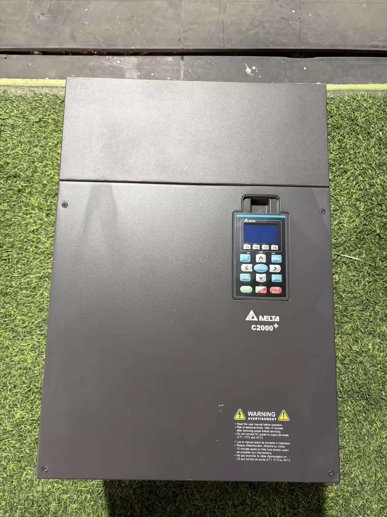 100% uhiuus originaal ja originaal Delta VFD1100C43A-00 Sagedusmuundurid Ajami servomootor