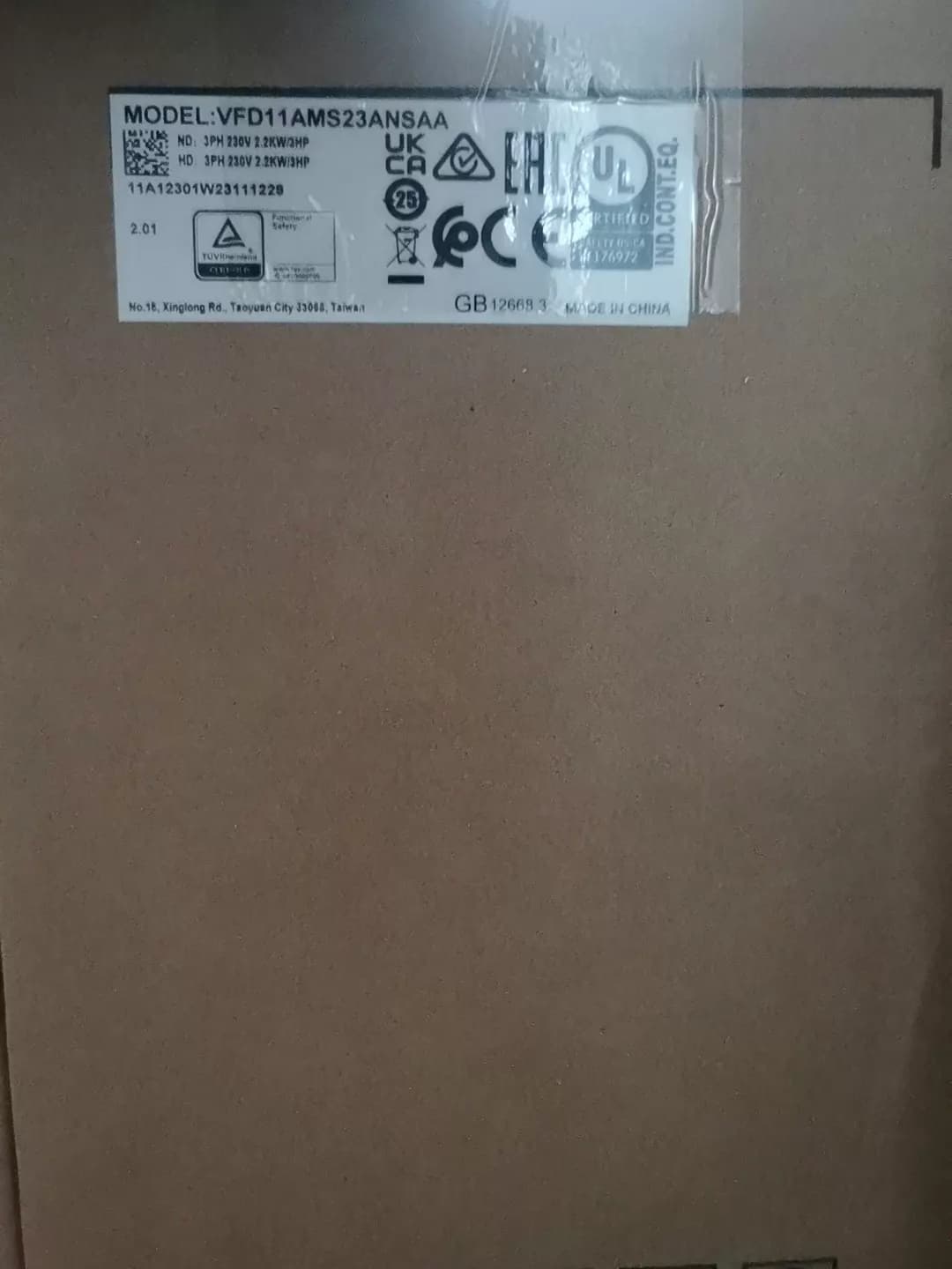 100% uhiuus originaal ja originaal Delta VFD11AMS23ANSAA 2,2KW kolmefaasiline 220V sagedusmuundurid Ajami servomootor