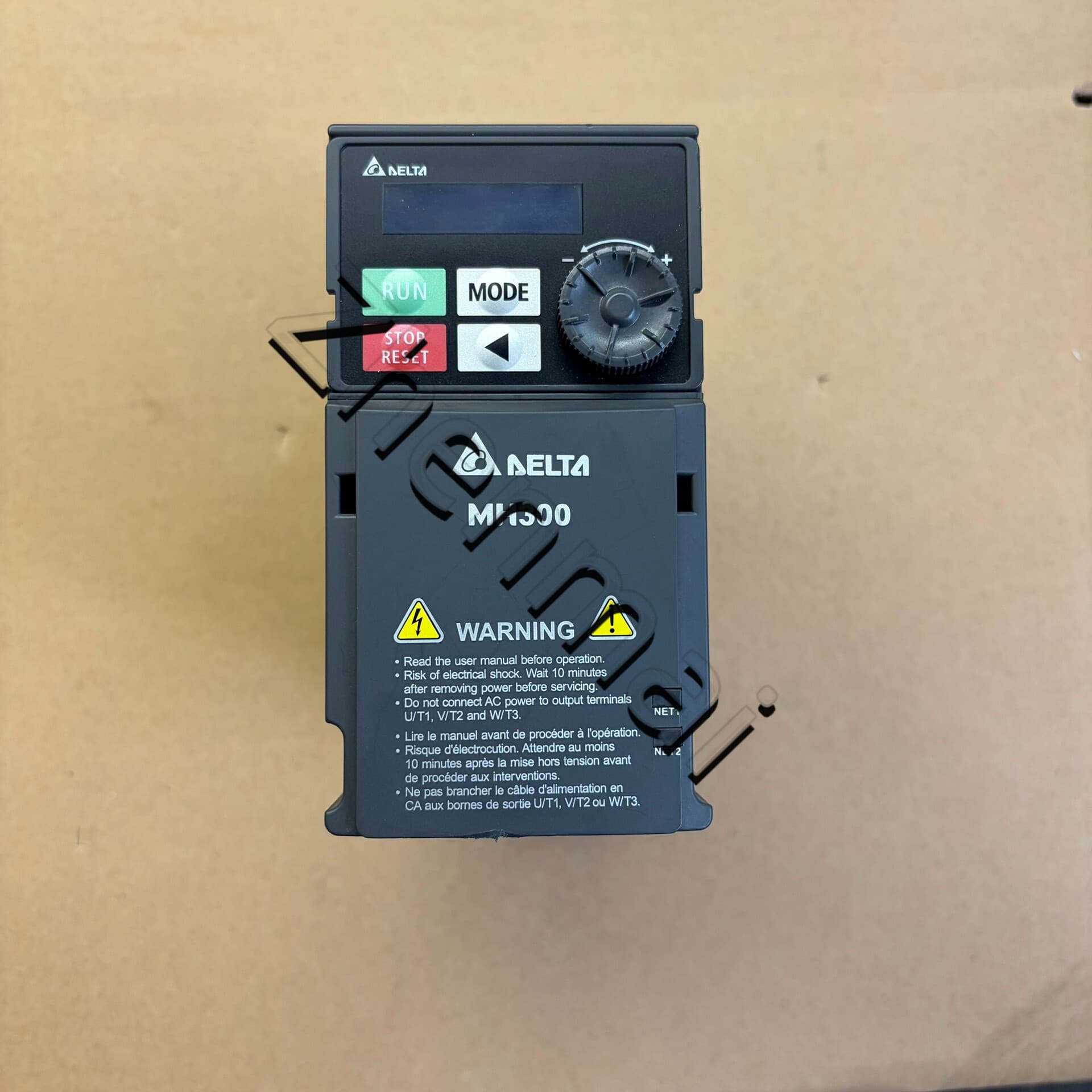 100% uhiuus originaal ja originaal Delta VFD2A8MH21ANSAA 0,4KW 220V sagedusmuundurid Ajami servomootor
