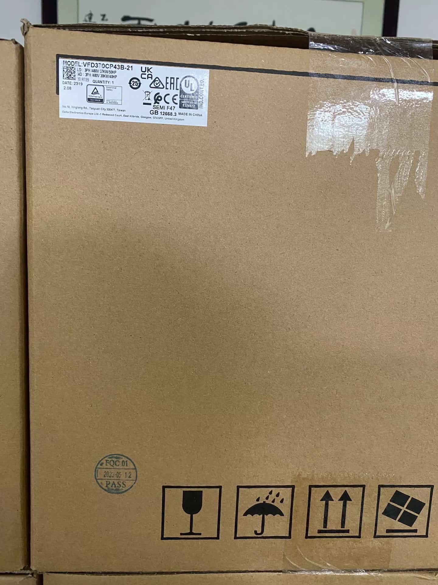 100% täiesti uus, originaal ja originaal Delta VFD370CP43B-21 380V37KW Sagedusmuundurid Ajami servomootor