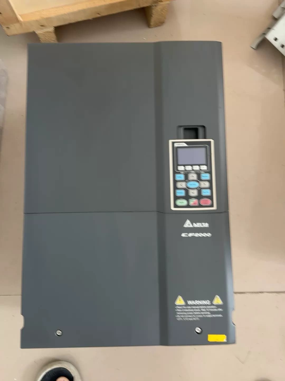 100% uhiuus originaal ja originaal Delta VFD750CP43B-21 380V75KW Sagedusmuundurid Ajami servomootor