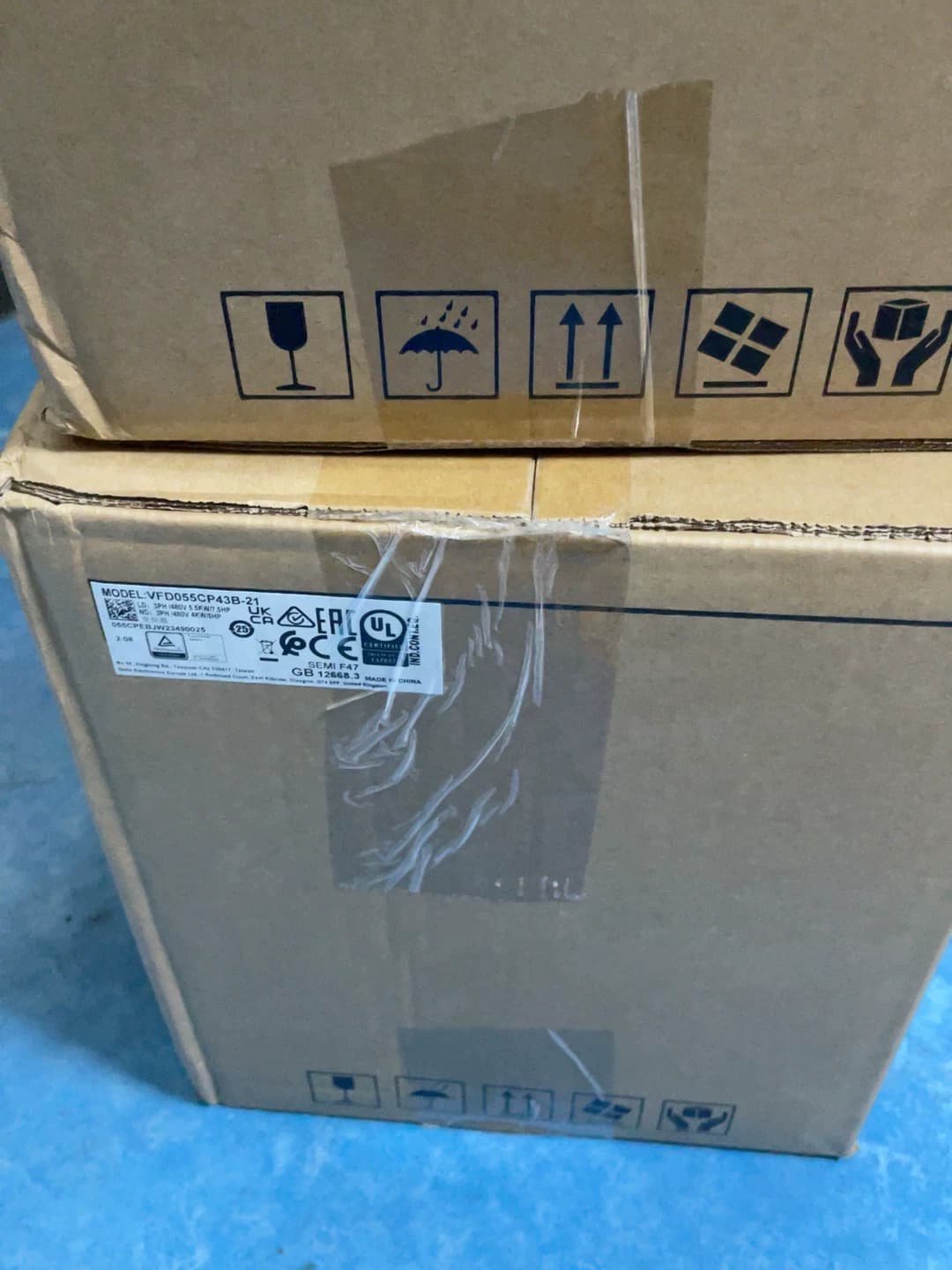 100% uhiuus, originaal ja originaal DeltaVFD055CP43B-21 380V 5,5KW Sagedusmuundurid Ajami servomootor