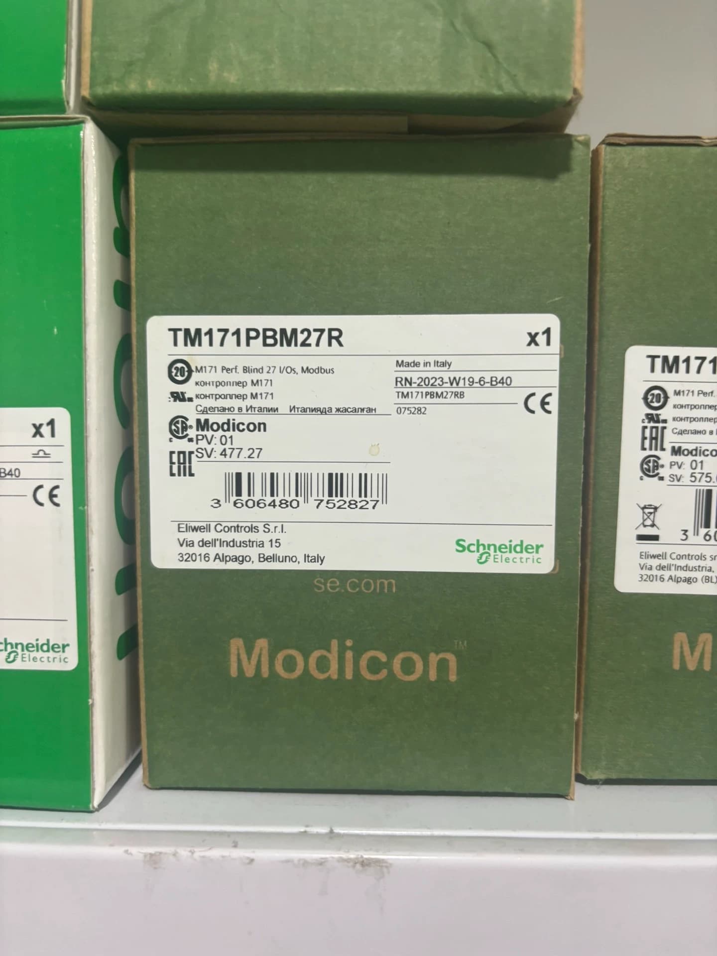 100% täiesti uus, originaal ja originaal Schneider TM171PBM27R Sagedusmuundurid, kaitselülitid, kontaktorid, kaitseseadmed