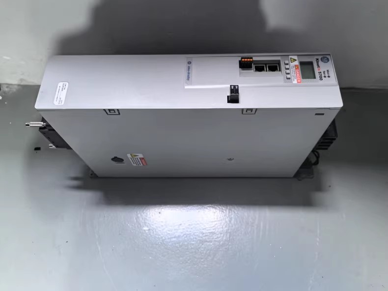 2198-P208 Kinetix 5700 servo, täiesti uus ja ehtne Kiire kohaletoimetamine