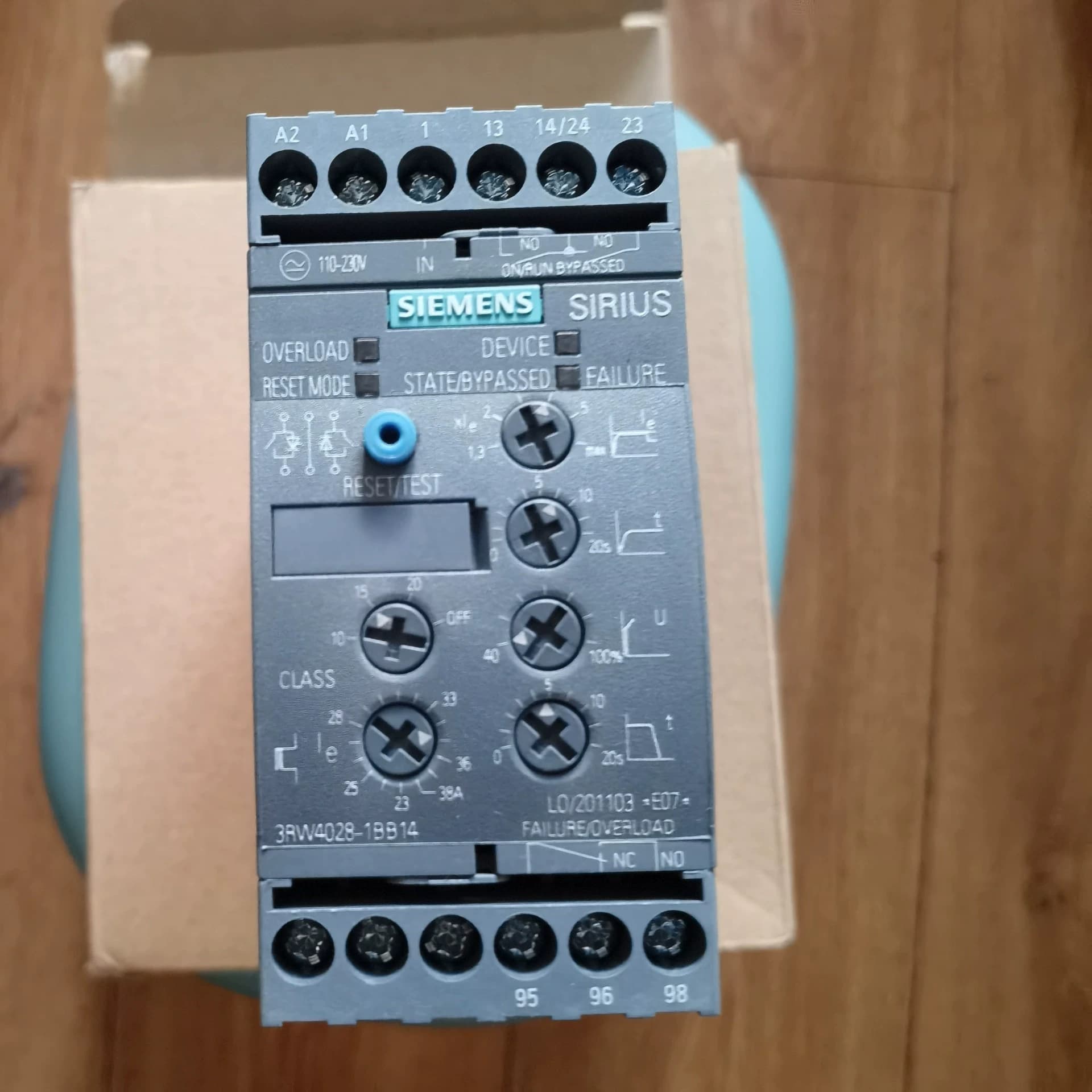 Täiesti uus, originaal, tehase otsene Siemens 3RW4028-1BB14 pehme starter SIRIUS SOFT STARTER
