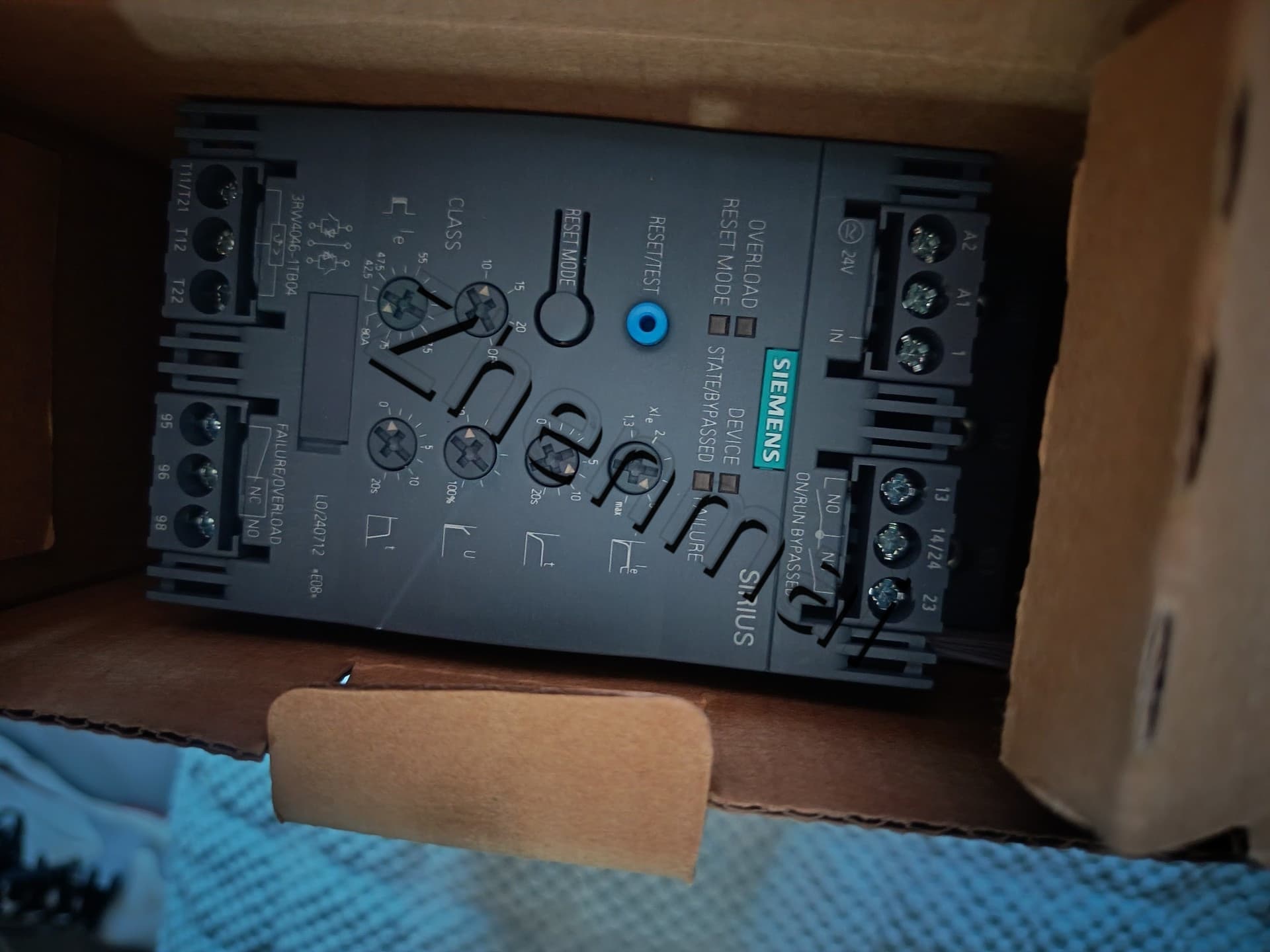 Täiesti uus, originaal, otse tehases Siemens 3RW4046-1TB04 Pehme starter SIRIUS SOFT STARTER