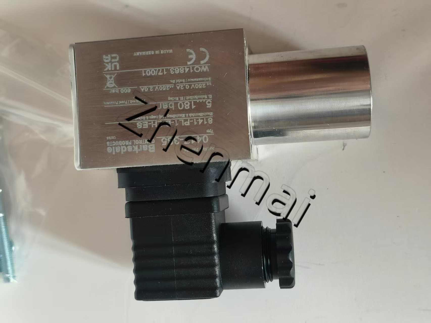Täiesti uus originaal Barksdale 8141-PL1-B-LH-ES 0417-385 rõhuandur Tasemelüliti Voolulüliti Survelüliti Kiire kohaletoimetamine