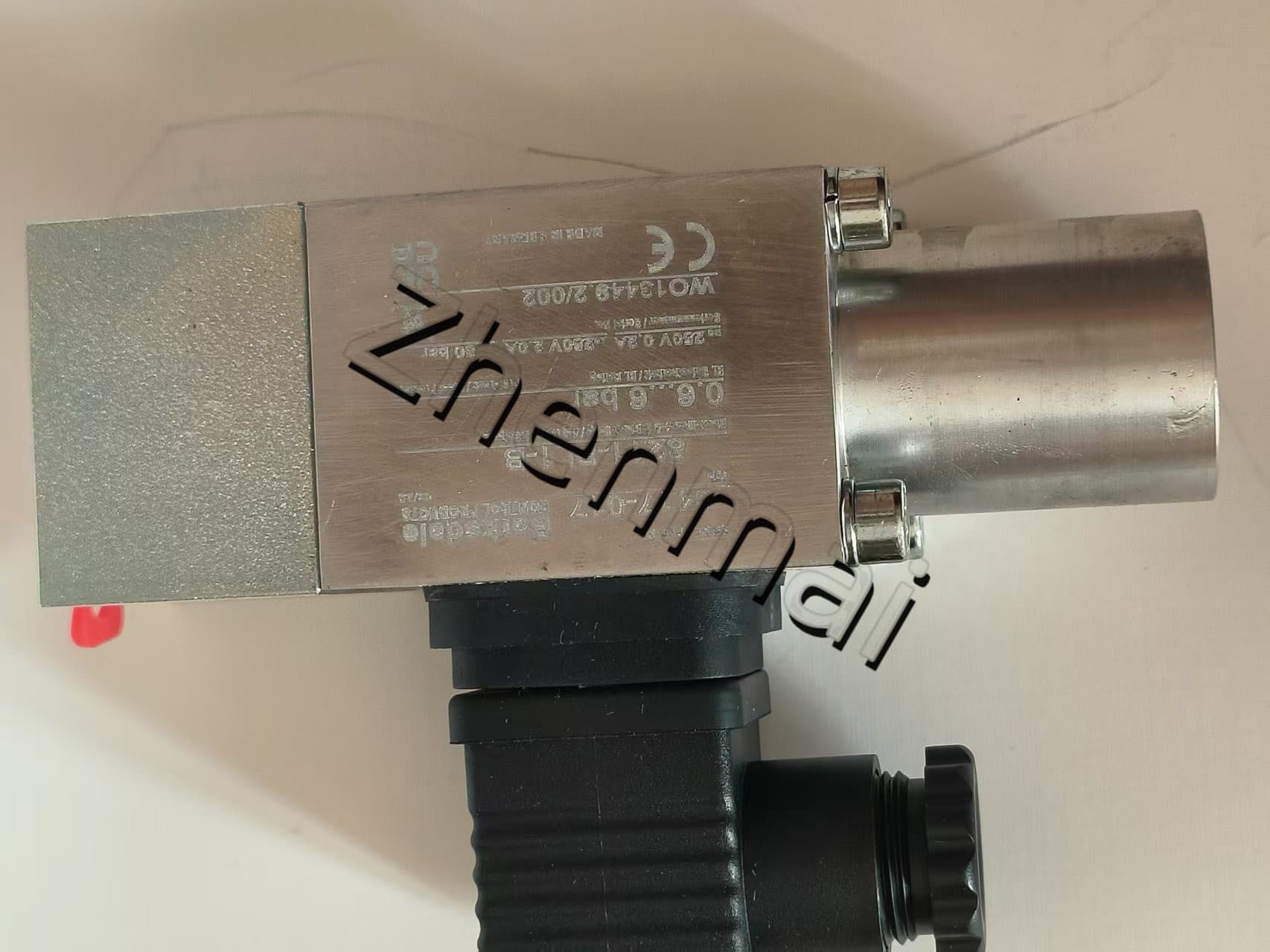 Täiesti uus originaal Barksdale 8211-PL1-B 0417-017 Rõhuandur Taseme lüliti Voolulüliti Survelüliti Kiire kohaletoimetamine