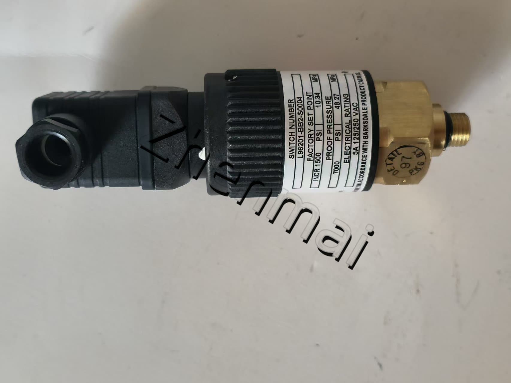 Täiesti uus originaal Barksdale L96201-BB2-S0004 rõhuandur Taseme lüliti Voolulüliti Survelüliti Kiire kohaletoimetamine