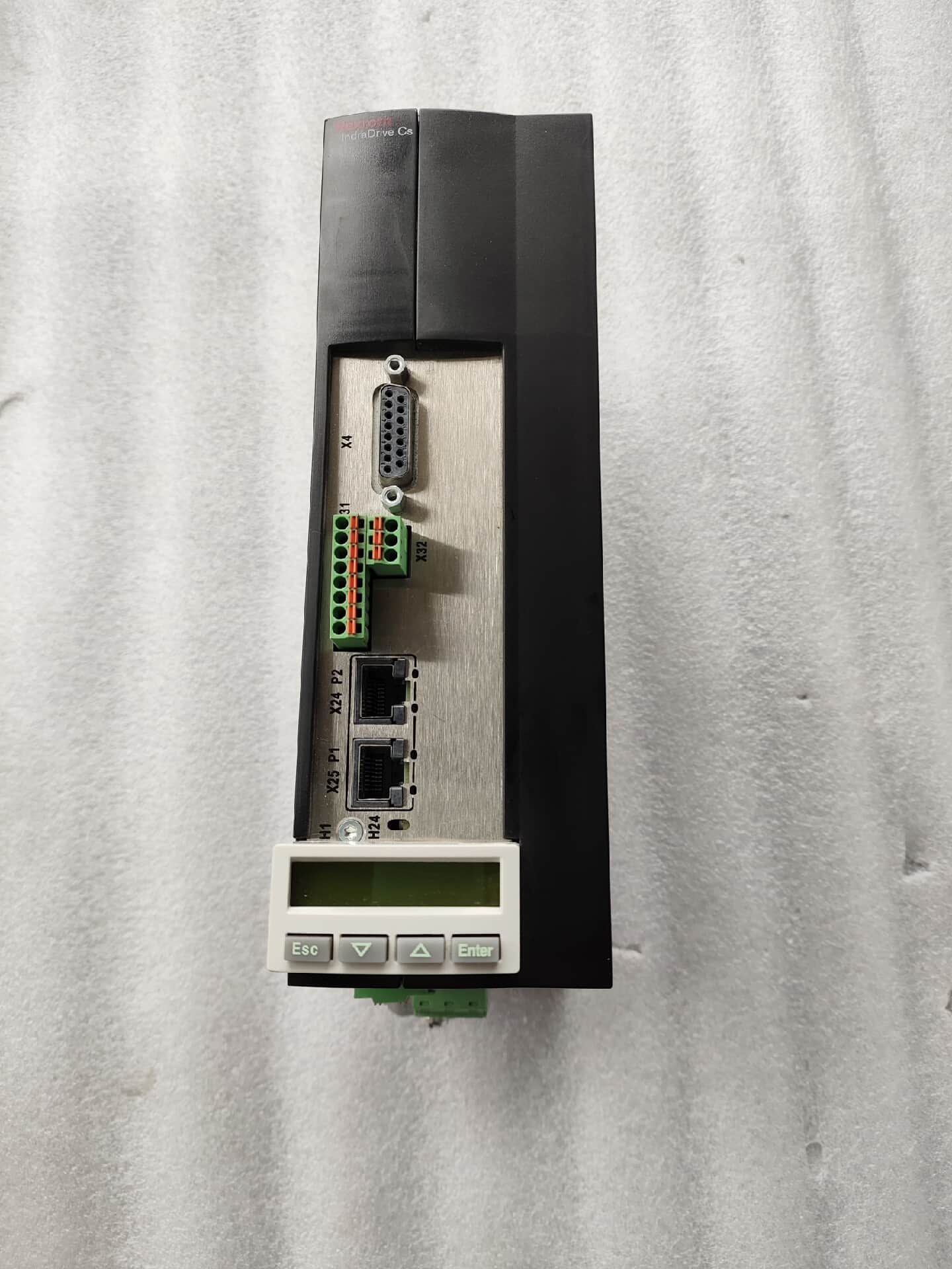 Täiesti uus originaal Bosch Rexrothi servoajam ACS01.1E-W0036-A-03-B-ET-EC-NN-NN-NW servomootor kiire kohaletoimetamine