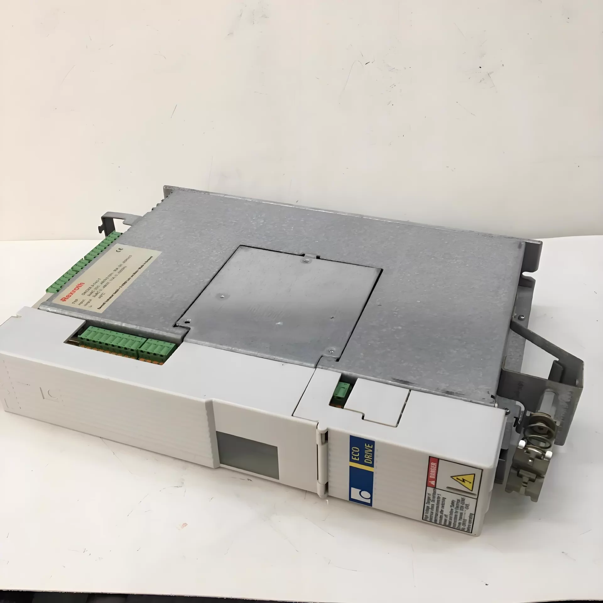 Täiesti uus originaal Bosch Rexrothi servoajam ACS01.1E-W018-A-03-B-ET-EC-MN-NN-NN-NW servomootor kiire kohaletoimetamine