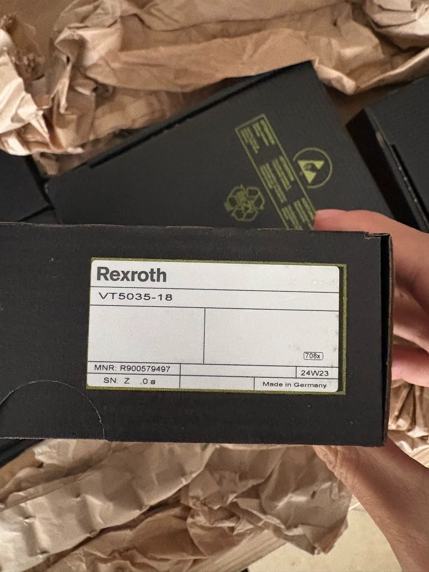 Täiesti uus originaal Bosch Rexroth servoajami võimendi, võimendiplaat VT5035-18 servomootori kiire kohaletoimetamine