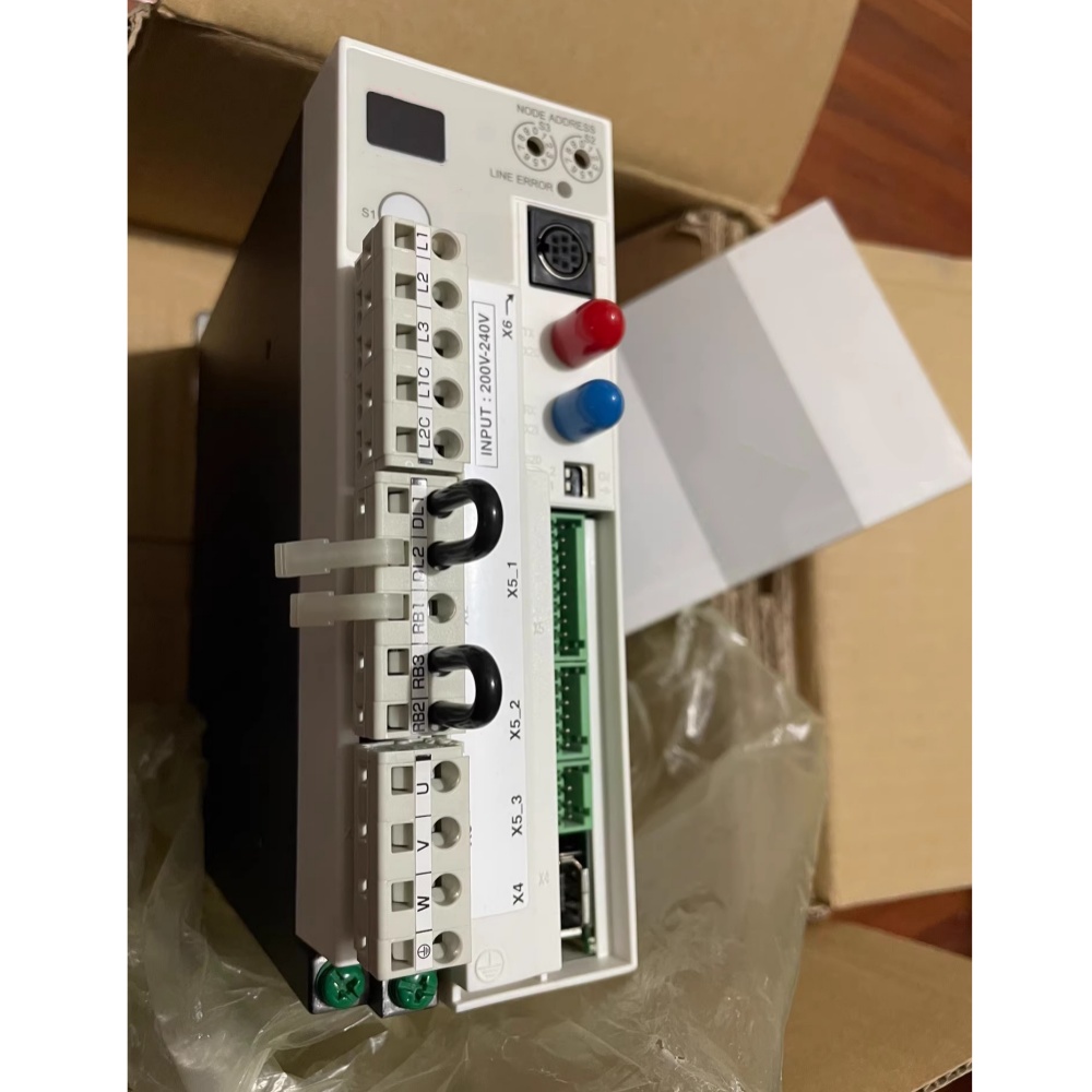 Täiesti uus originaal Bosch Rexrothi servoajam DKC02.3-004-3-MGP-01VRS servomootor kiire kohaletoimetamine