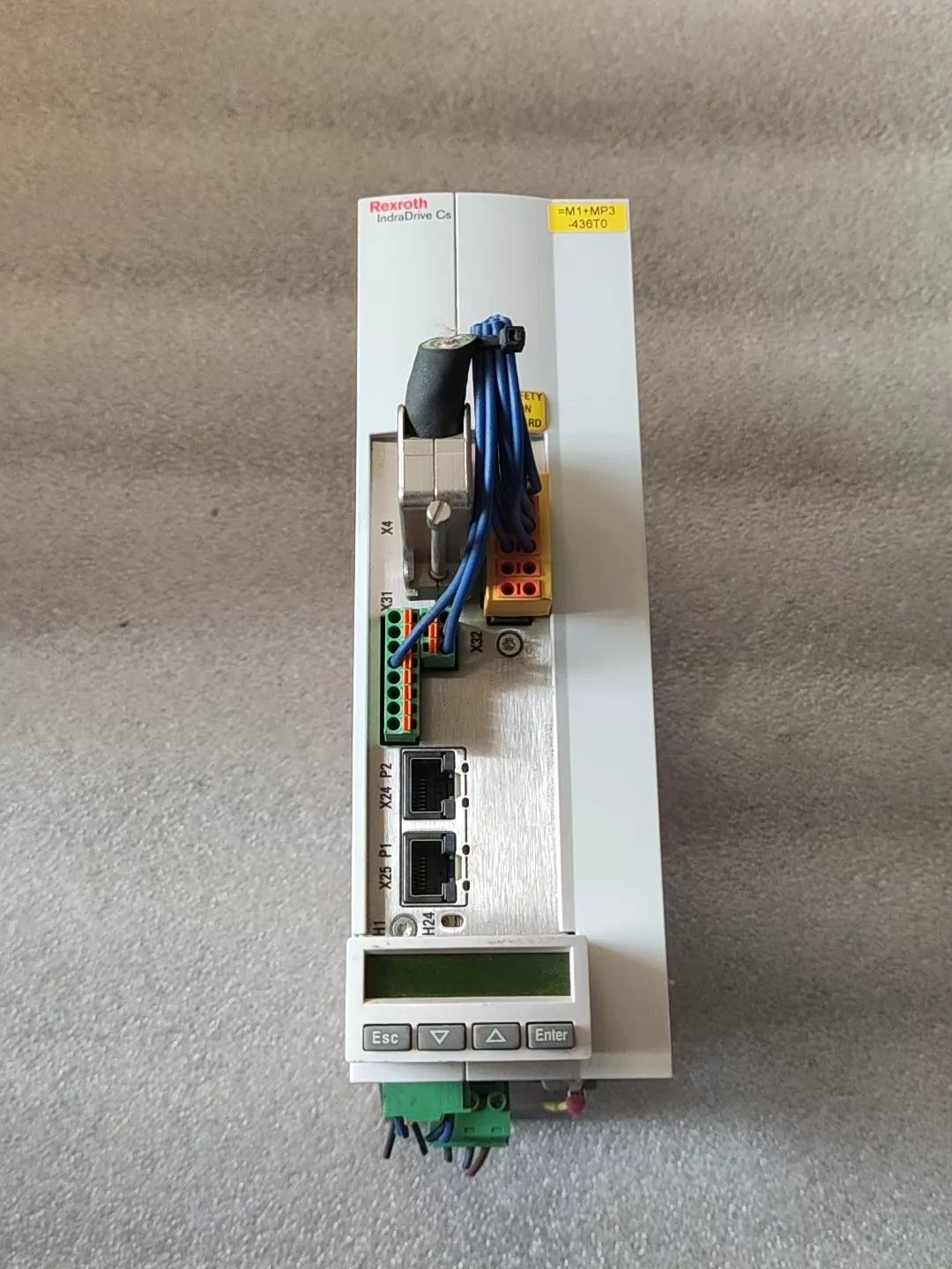 Täiesti uus originaal Boschi Rexrothi servoajam HCS01.1E-W0006-A-02-B-ET-EC-NN-L4-NN-FW Servomootori kiire kohaletoimetamine