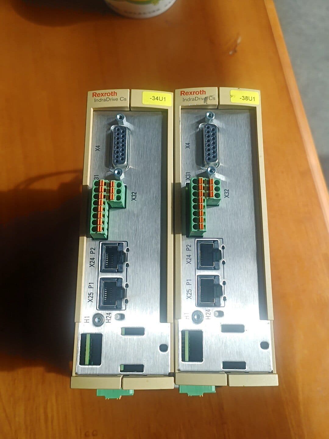 Täiesti uus originaal Bosch Rexrothi servoajam HCS01.1E-W0008-A-03-E-S3-EC-NN-NN-FW servomootor kiire kohaletoimetamine