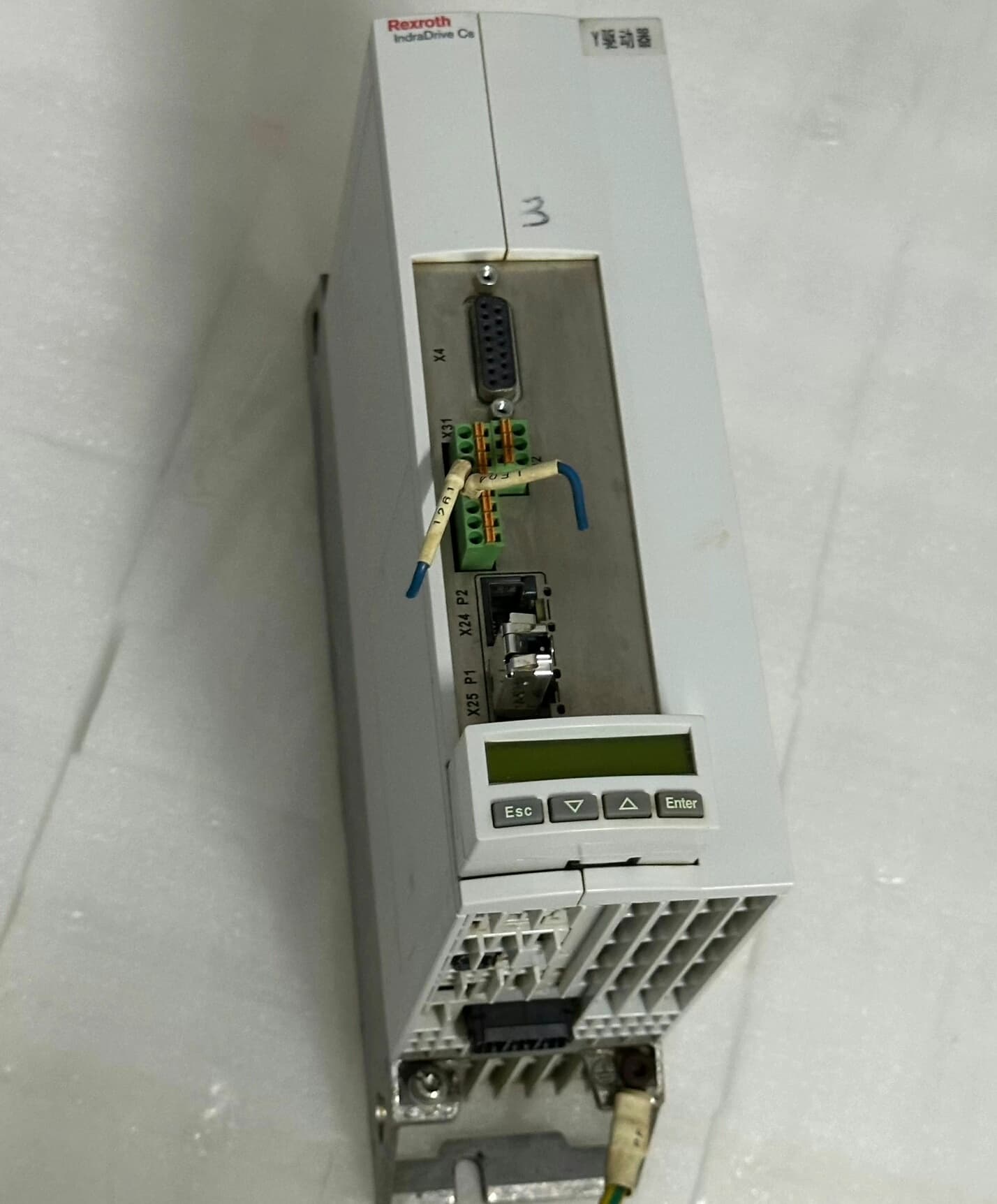 Täiesti uus originaal Bosch Rexrothi servoajam HCS01.1E-W0028-A-03-B-ET-EC-NN-NN-NN-NW servomootor kiire kohaletoimetamine