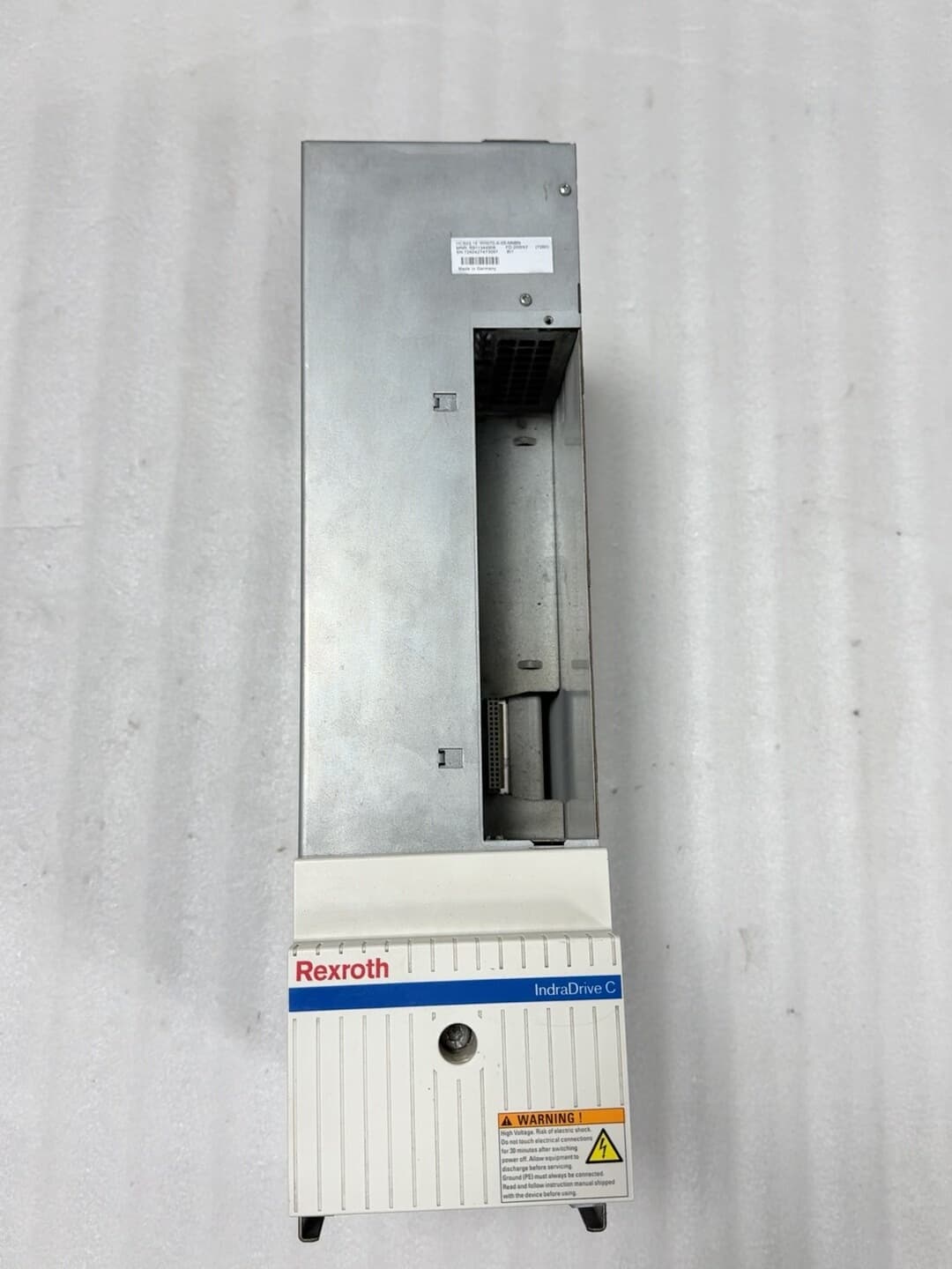 Täiesti uus originaal Bosch Rexrothi servoajam HCS03.1E-W0070-A-05-NNBN NNBV servomootor kiire kohaletoimetamine