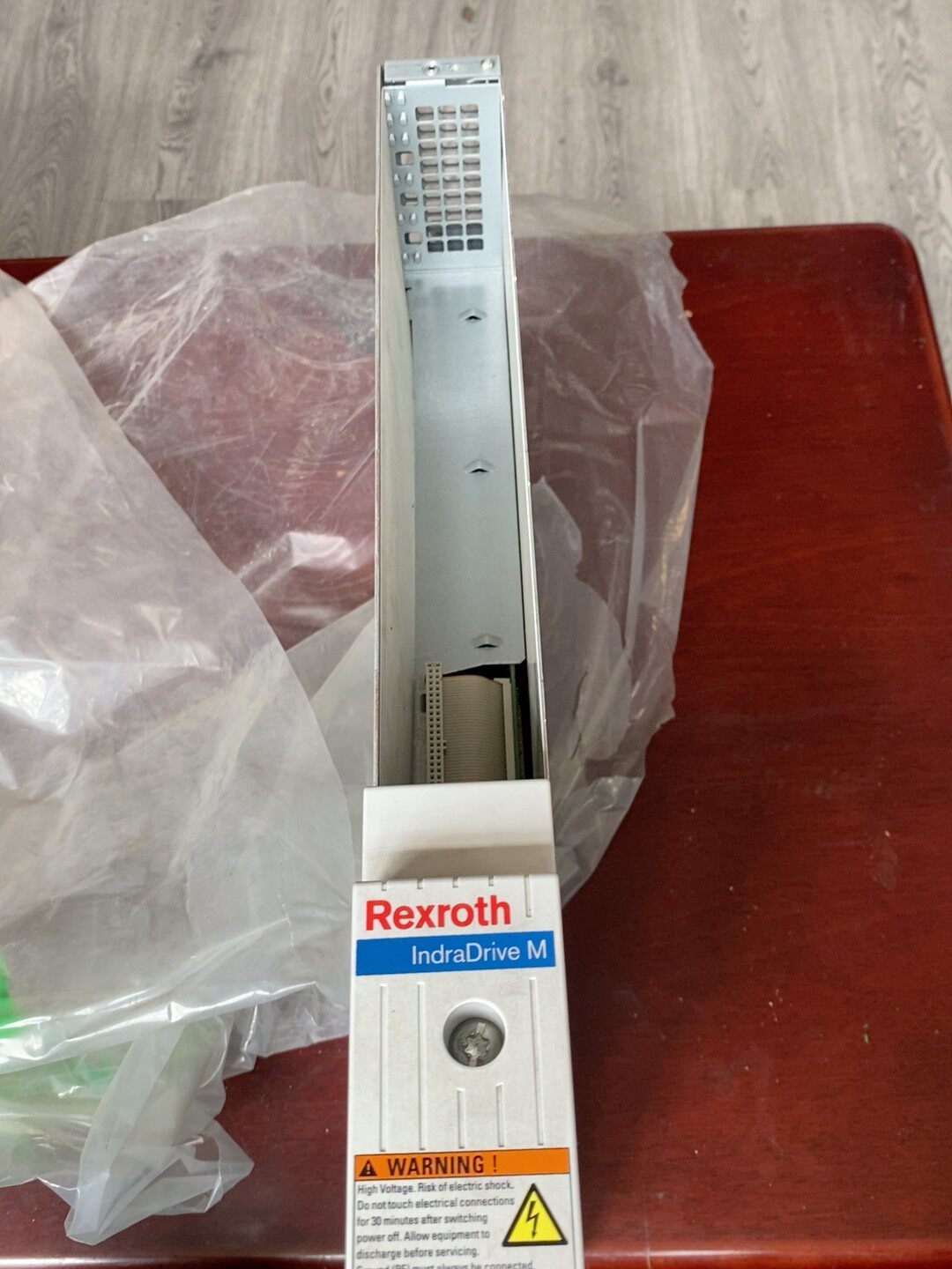 Täiesti uus originaal Boschi Rexrothi servoajam HMD01.1N-W0020-A-07-NNNN- Servomootori kiire kohaletoimetamine