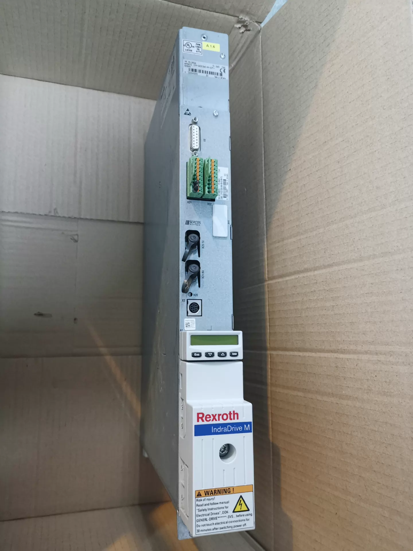 Täiesti uus originaal Bosch Rexrothi servoajam HMS01.1N-W0036-A-07-NNNN servomootori kiire kohaletoimetamine