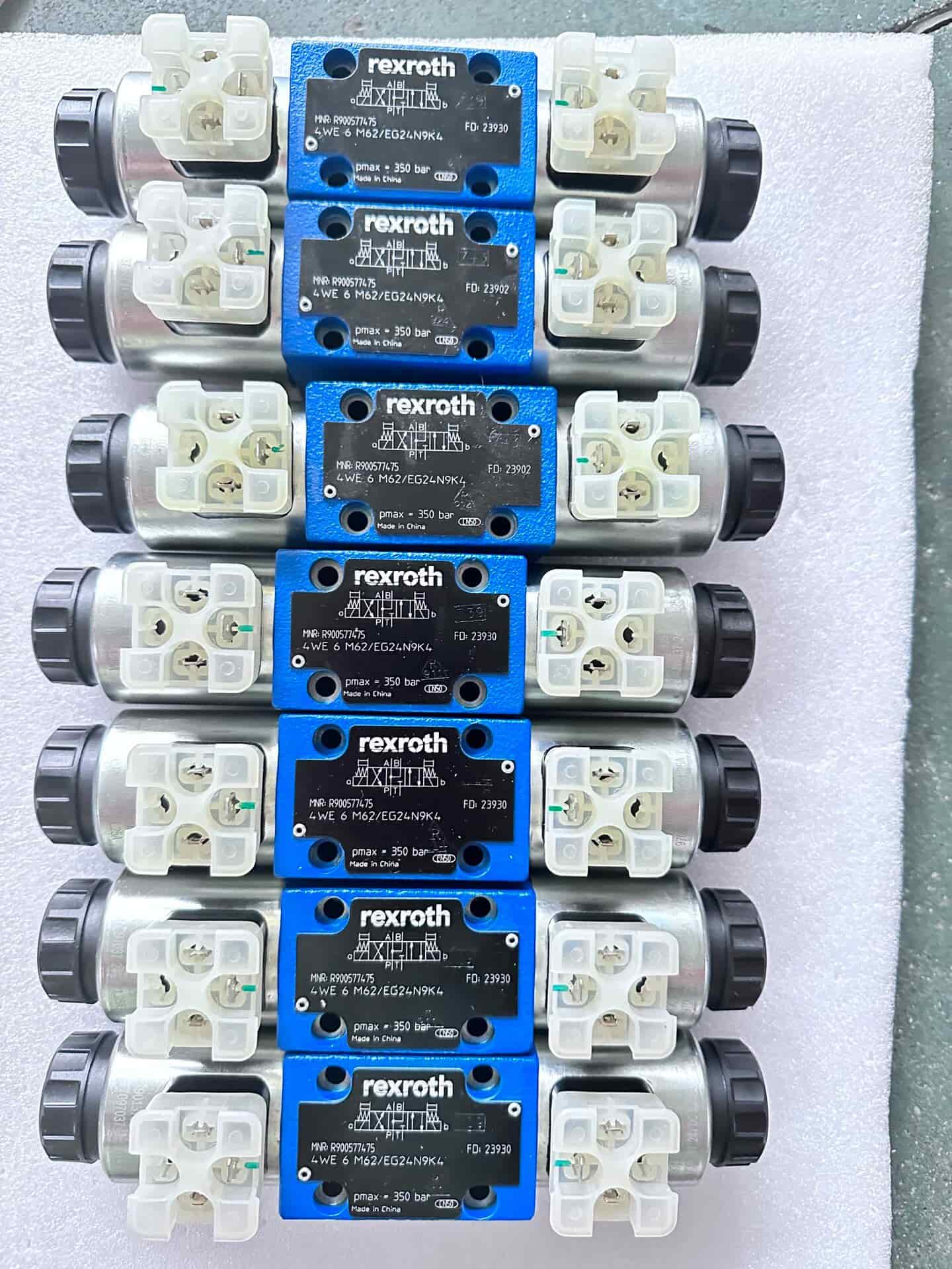 Täiesti uus originaal Bosch Rexrothi servoajam proportsionaalne klapp 4WRZE10W8-85-7X/6EG24N9ETK31/F1D3M servomootor Kiire kohaletoimetamine