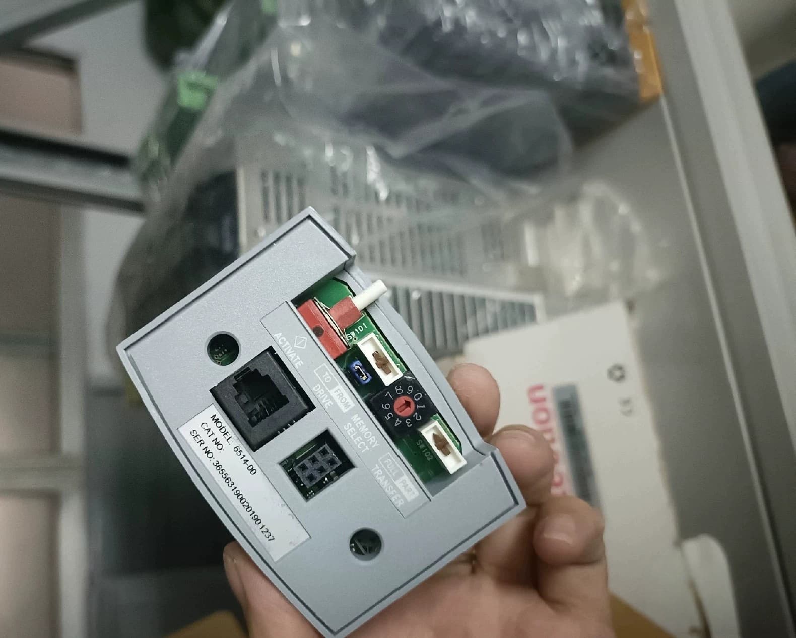 Täiesti uus originaal Parker 6514-00 Servoajamid muutuva sagedusega ajamid servomootorite kontrollerid Kiire kohaletoimetamine