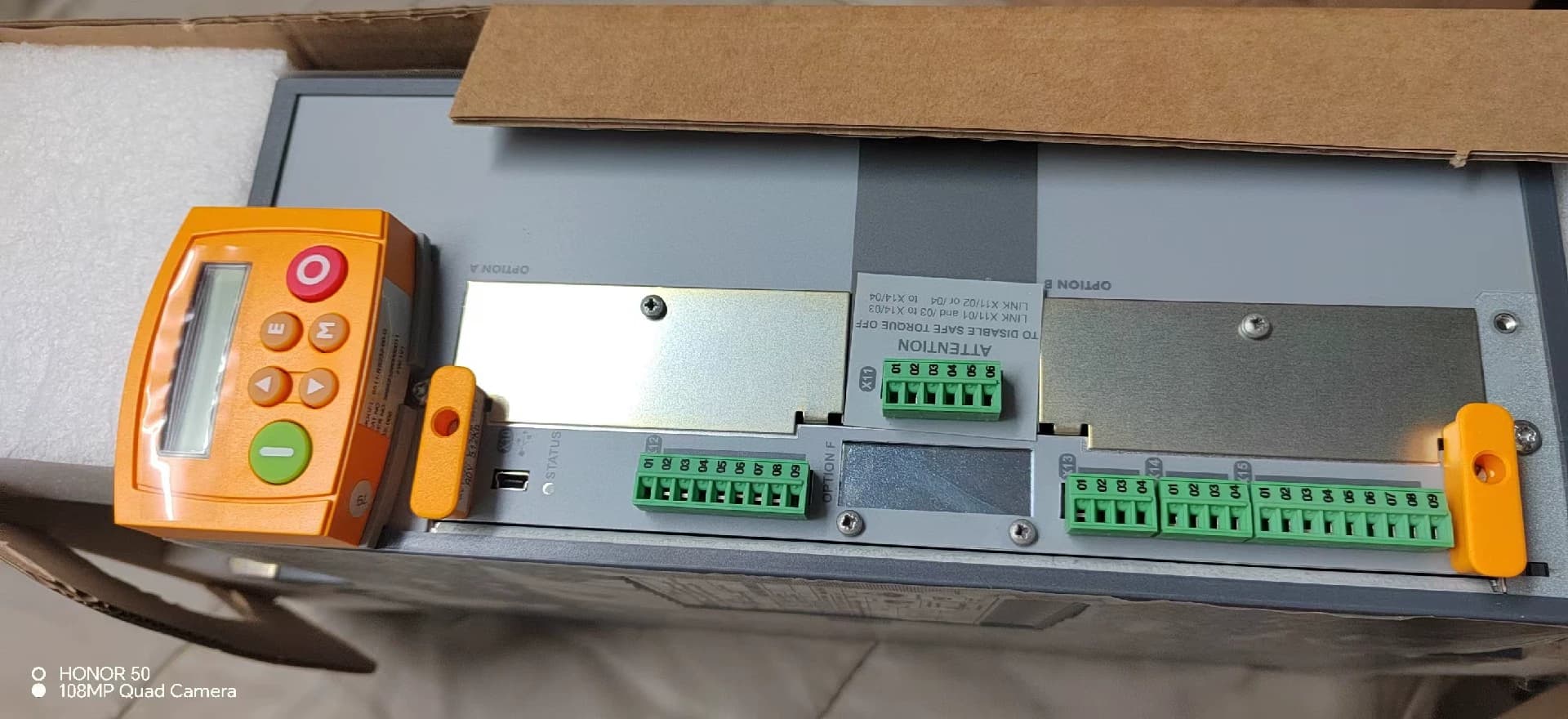 Täiesti uus originaal Parker 890SD-532590D0-B00-1A000 Servoajamid muutuva sagedusega ajamid servomootorite kontrollerid Kiire kohaletoimetamine