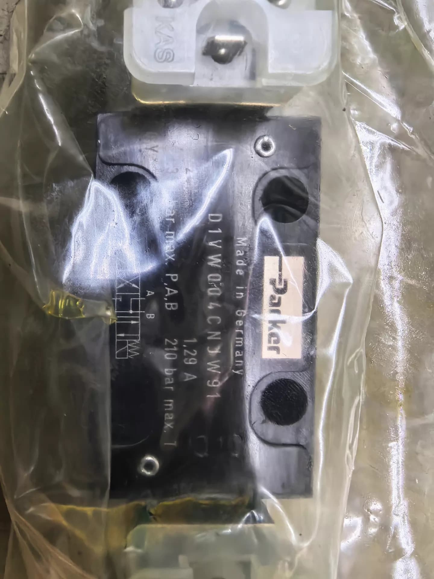 Täiesti uus originaal Parker D1VW004CNJW91 Servoajamid muutuva sagedusega ajamid servomootorite kontrollerid Kiire kohaletoimetamine