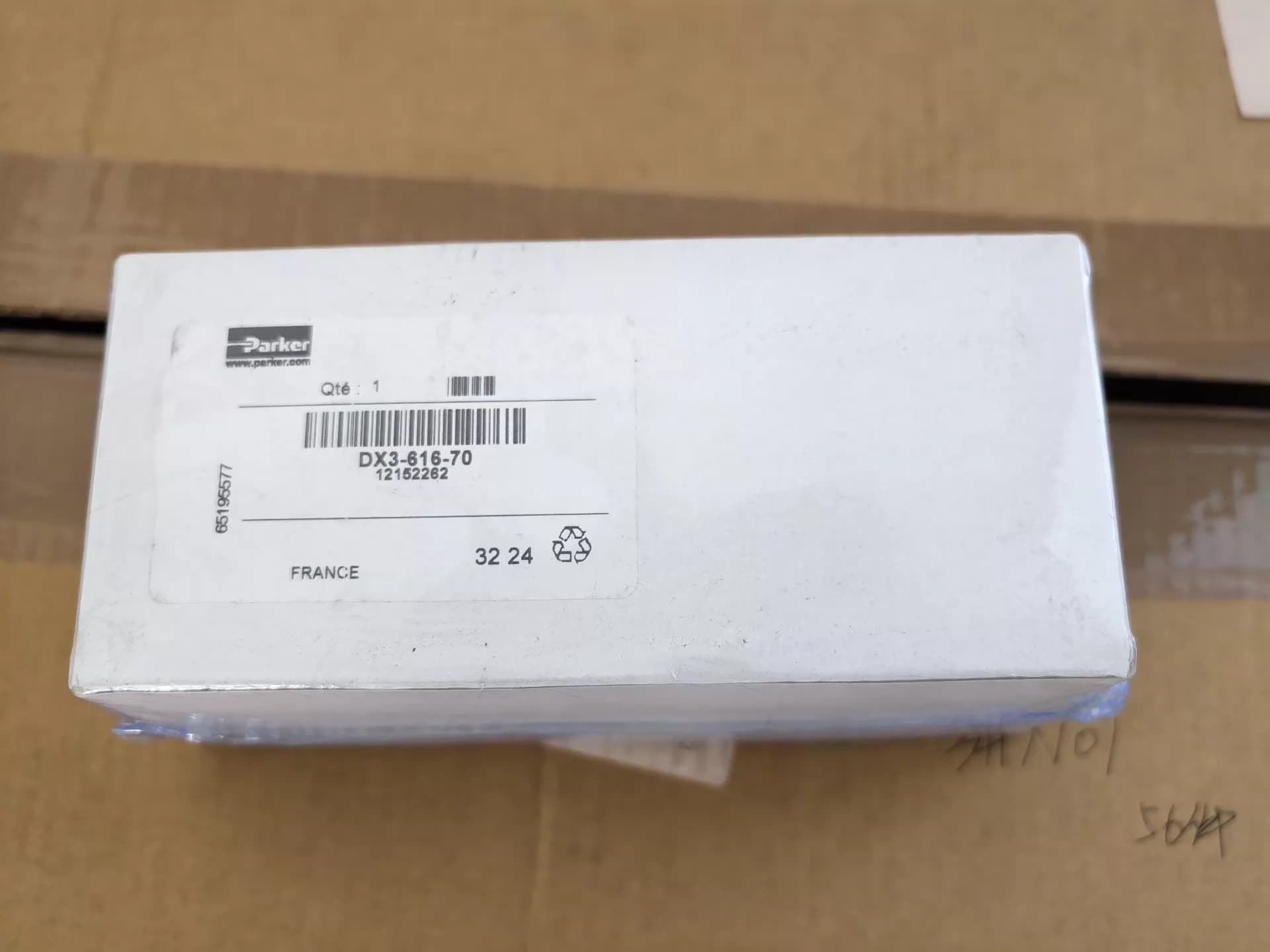 Täiesti uus originaal Parker DX3-616-70 Servoajamid muutuva sagedusega ajamid servomootorite kontrollerid Kiire kohaletoimetamine