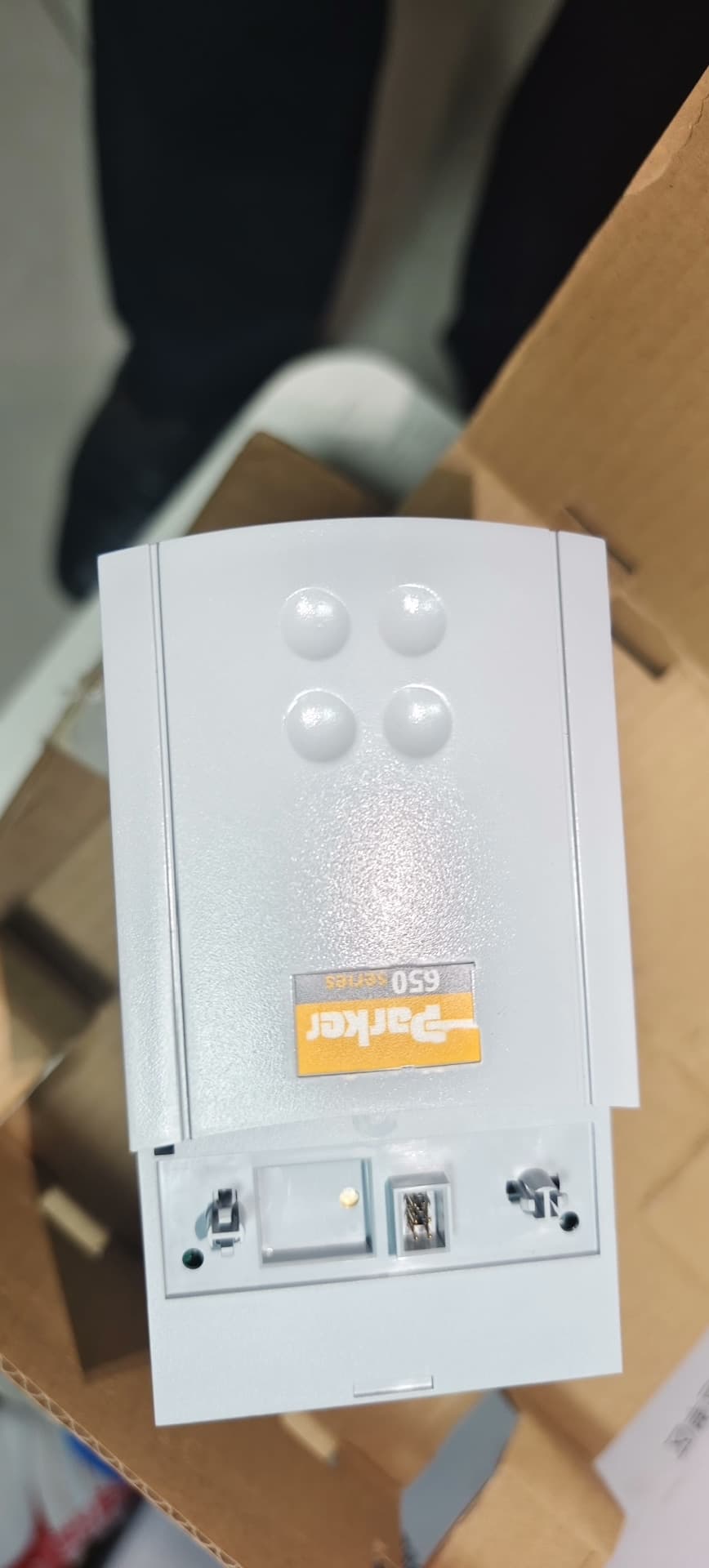 Täiesti uus originaal Parker SP-SSD-1204-A Servoajamid muutuva sagedusega ajamid servomootorite kontrollerid Kiire kohaletoimetamine