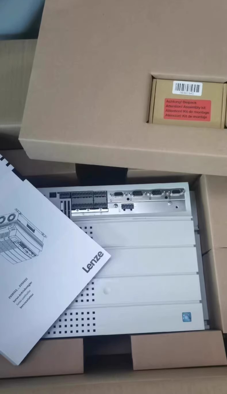 Ehtne uus Lenze E82EV113-4C040 tööstuslik I/O moodul FedEx DHL kiire kohaletoimetamine