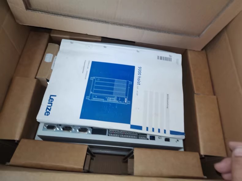 Ehtne uus Lenze EVS9326-EV tööstuslik I/O moodul FedEx DHL kiire kohaletoimetamine